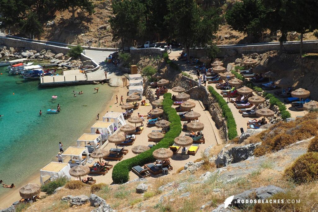 Parasols and sunbeds for rent in Lindos